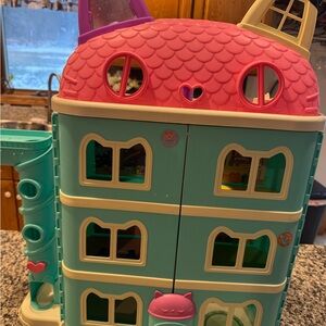Gabbys play house with noise Colorful Cat-Themed Dollhouse for Kids